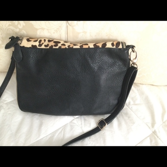 Fold over leopard accent handbag - Picture 10 of 14
